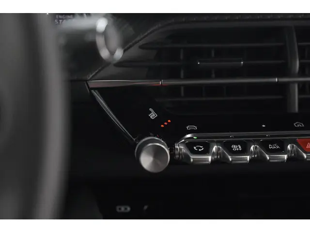 Peugeot 2008 PureTech 130 EAT8 GT 2024 Benzine 48