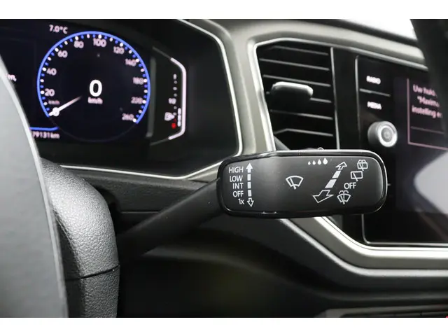 Volkswagen T-Roc 1.5 TSI Style Business 2021 Benzine 20