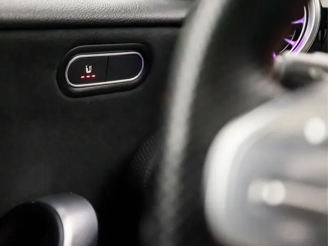 Mercedes-Benz A-Klasse 180 AMG Sport 2019 Benzine 34