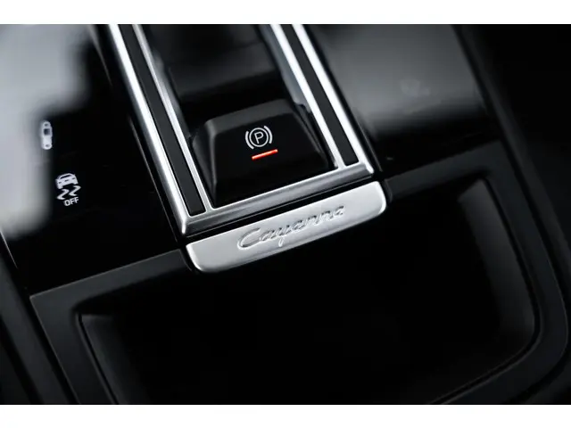Porsche Cayenne 3.0 E-Hybrid 2023 Hybride Benzine 32