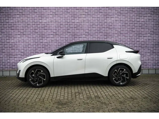 Lynk & Co 02 More 66 kWh 2025 Elektrisch 34