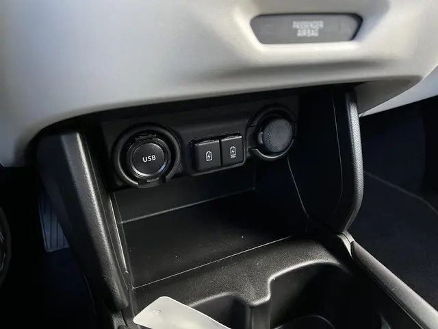 Suzuki Swift 1.2 Style Smart Hybrid 2025 Benzine 30