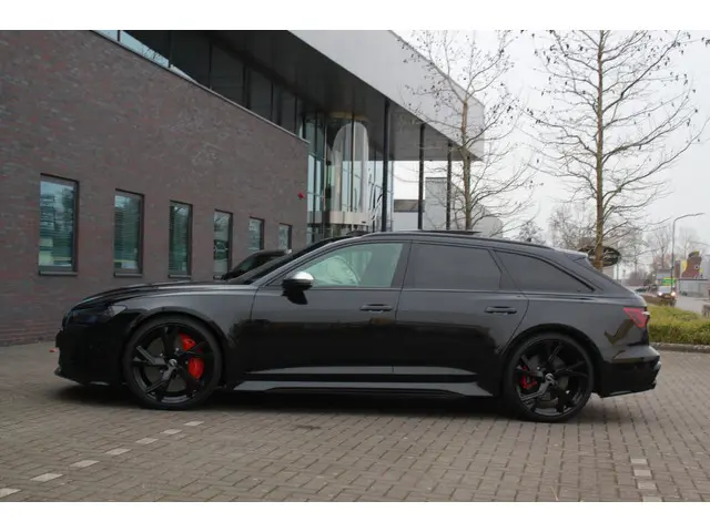 Audi RS6 A6 Avant TFSI quattro 2020 Hybride Benzine 13