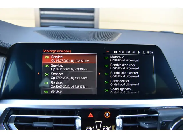 BMW 3 Serie Touring 320i Business Edition 2022 Benzine 22