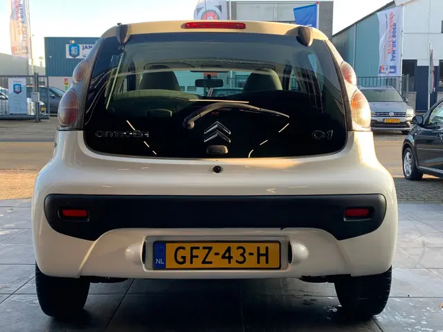 Citroën C1 1.0 Attraction|Airco|AUX|APK|Lage KM 2013 Benzine 9