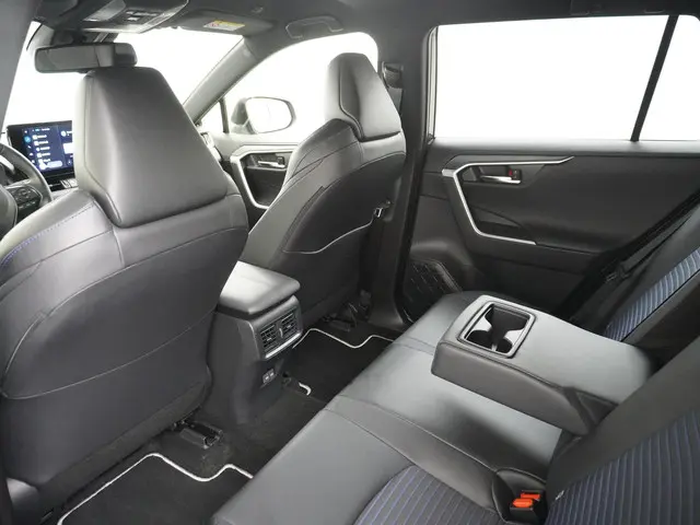 Toyota RAV4 2.5 Hybrid AWD Dynamic 2024 Hybride Benzine 21