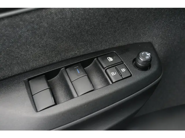 Toyota Yaris 1.5 VVT-i Dynamic, Full LED 2020 Benzine 19