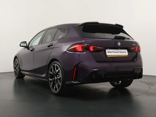 BMW 1 Serie 120 M Sport Design Edition 2025 Benzine 10