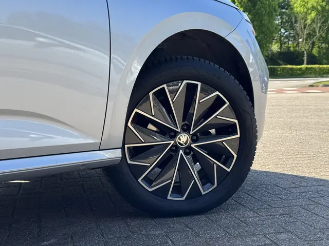 Škoda Kamiq 1.0 TSI DSG Style Black Pack 2023 Benzine 2