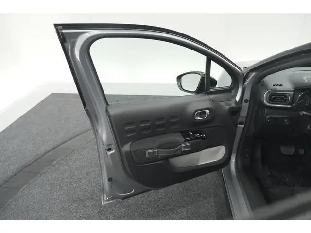 Citroën C3 PureTech 110 EAT6 Shine 2023 Benzine 60