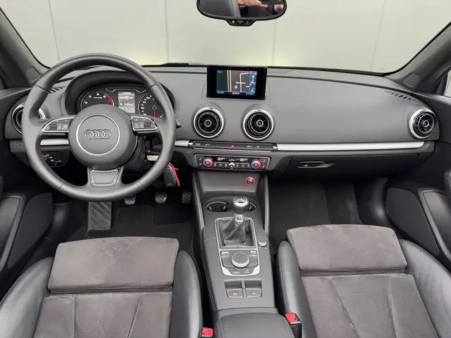 Audi A3 Cabriolet 1.4 TFSI CoD S Line 2015 Benzine 6