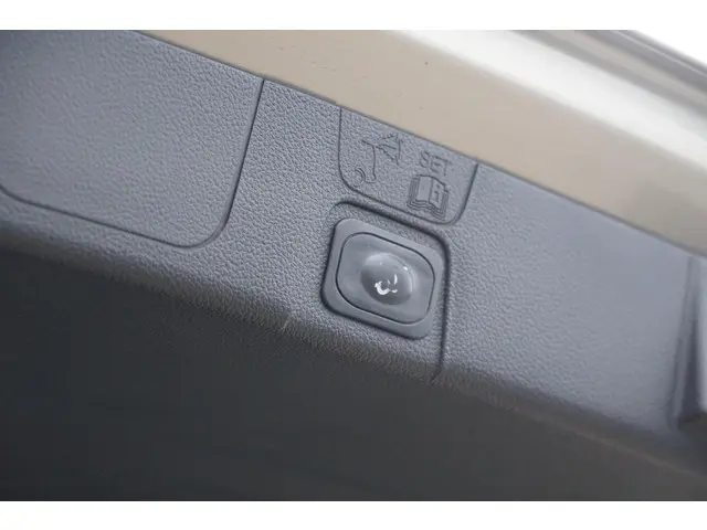 Ford C-MAX 1.0 Titanium 2016 Benzine 12