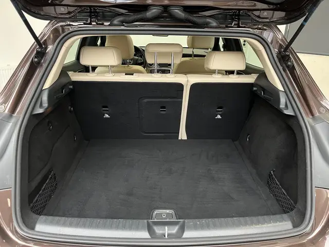 Mercedes-Benz GLA 180 Business Solution 2018 Benzine 29