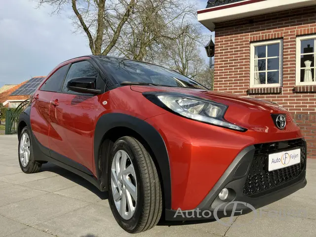 Toyota Aygo X CABRIO VVT-I ENVY 2022 Benzine 12