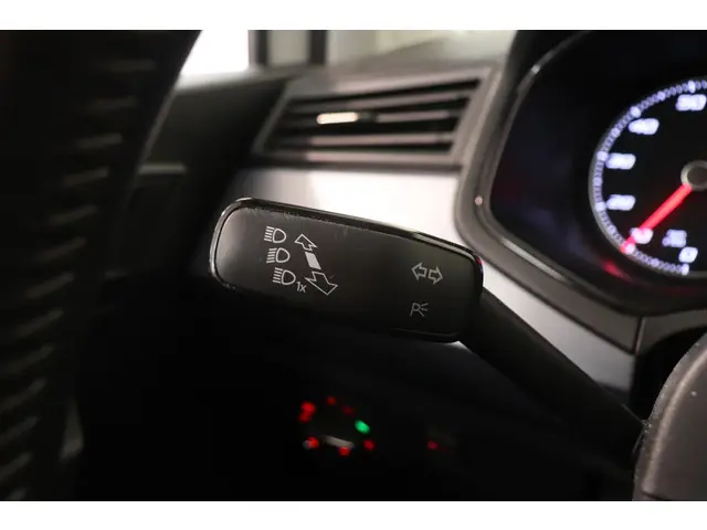 SEAT Arona 1.0 TSI Style Business Intense 2019 Benzine 29