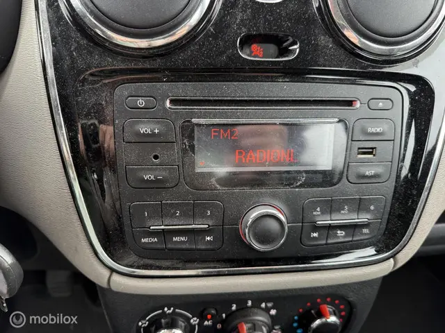 Dacia Lodgy 1.2 TCe Blackline 7 zit plaats 2014 Benzine 12