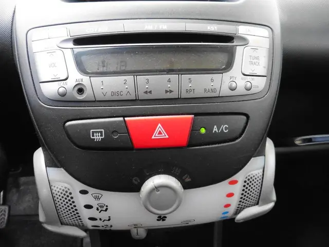 Peugeot 107 1.0 Active AIRCO 2012 Benzine 8