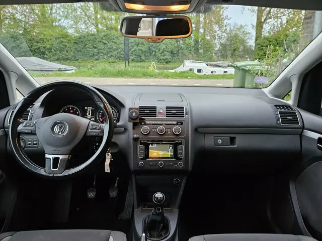 Volkswagen Touran 1.2 TSI Highline Life 2013 Benzine 4
