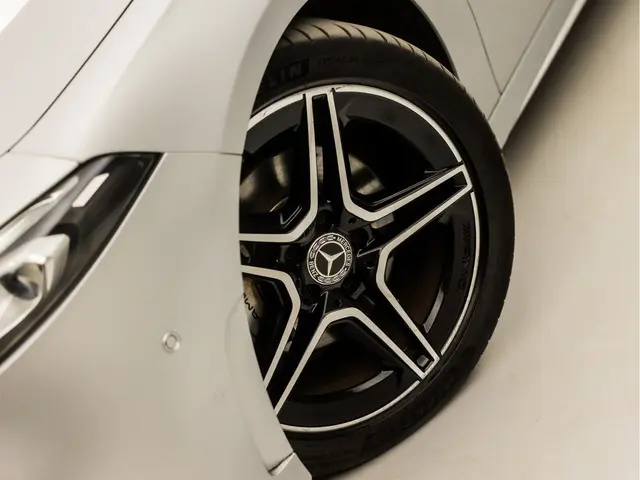 Mercedes-Benz A-Klasse 180 AMG Sport 2019 Benzine 20