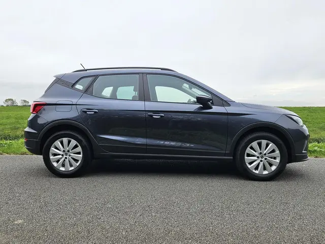 SEAT Arona 1.0 TSI Business Connect 2023 Benzine 2