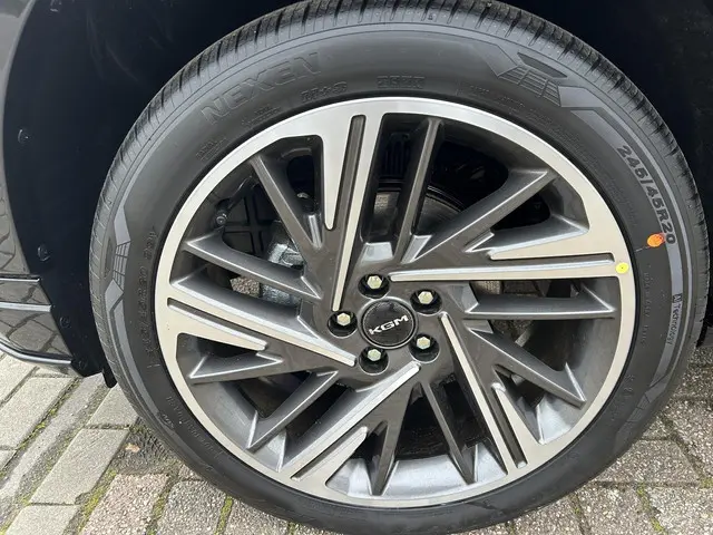 KGM Actyon 1.5 GDI Hybrid Platinum 2026 Hybride Benzine 7