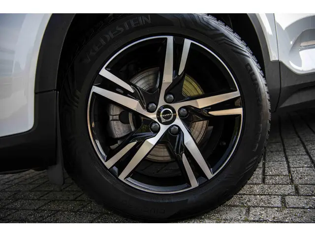 Volvo XC40 2.0 B4 Plus Dark 2024 Benzine 37