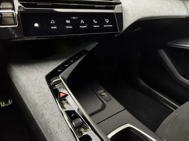 Peugeot e-5008 GT 73 kWh 2024 Elektrisch 16
