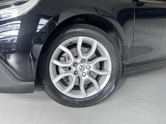 Volvo V40 Cross Country 2.0 T3 Nordic+ 2017 Benzine 12