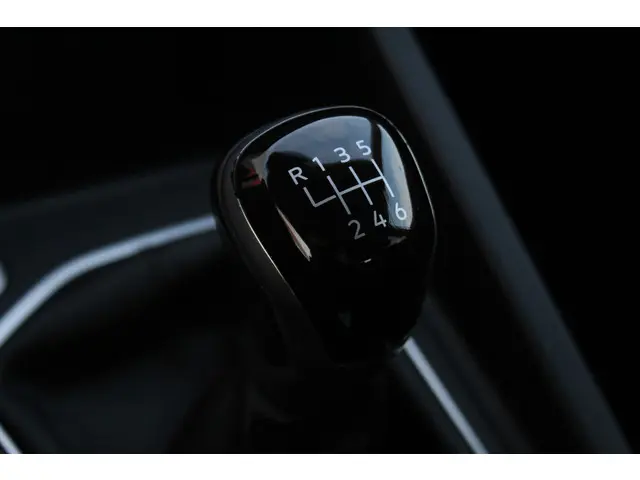 Volkswagen Golf 1.0 TSI Life Business 2022 Benzine 19