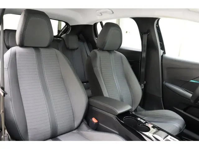 Peugeot 208 1.2 PureTech Allure Pack 2022 Benzine 10