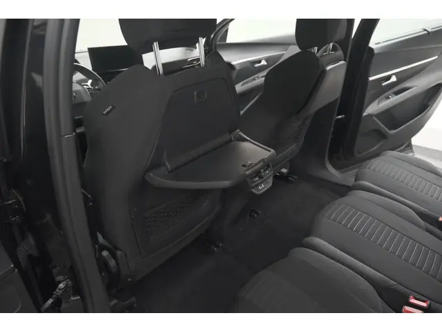 Peugeot 5008 PureTech 130 EAT8 Active Pack 2023 Benzine 30