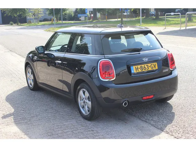 MINI Cooper Mini 1.5 Navigatie, 136PK! 2020 Benzine 9
