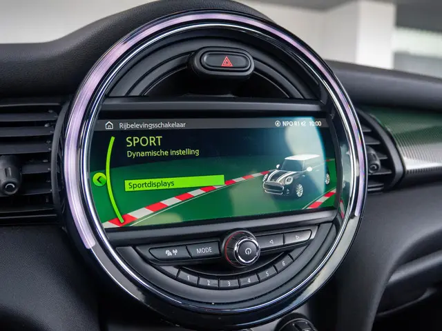 MINI 3-Deurs Cooper Aut. 60 Years Edition 2019 Benzine 31