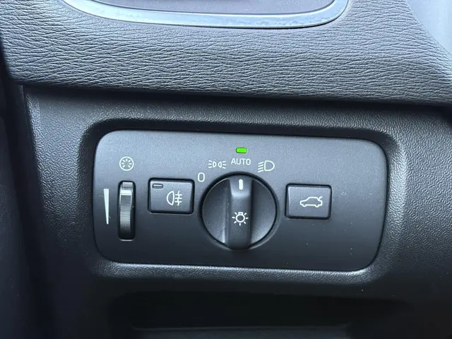 Volvo V40 1.5 T3 Polar+ Sport 2019 Benzine 25