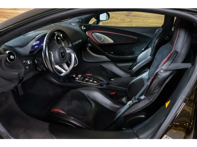 McLaren GT 4.0 V8|Lift|MSO|B&W|Dealer|Pano| 2021 Benzine 8