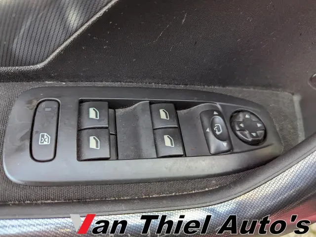 Peugeot 2008 1.2 PureTech Allure 2017 Benzine 10