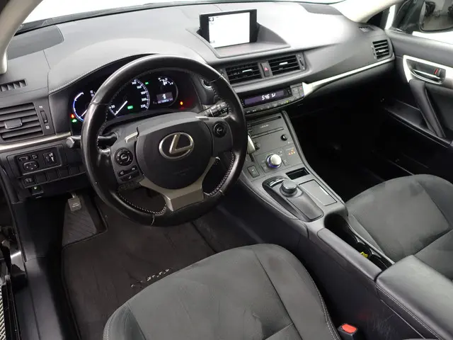 Lexus CT 200h Business Line 2019 Hybride Benzine 2