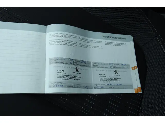 Peugeot 308 1.2 PT ALLURE 2017 Benzine 34