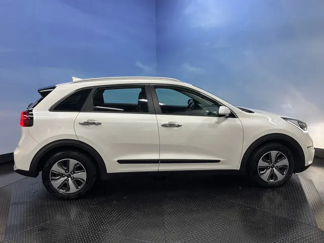 Kia Niro 1.6 GDi Hybrid DynamicLine 2018 Hybride Benzine 6