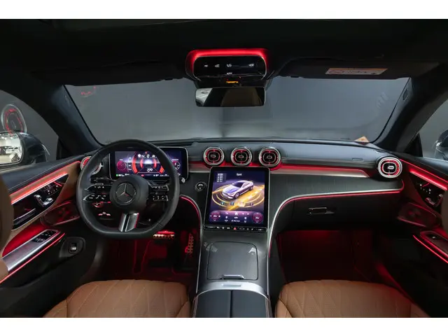Mercedes-Benz CLE Coupé 300 4MATIC AMG Line 2025 Benzine 3