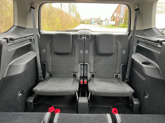 Volkswagen Touran 1.5 TSI Highline 7p, 1e eig. 2021 Benzine 25
