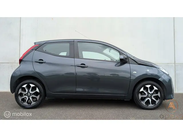 Toyota Aygo 1.0 VVT-i x-cite 2019 Benzine 4