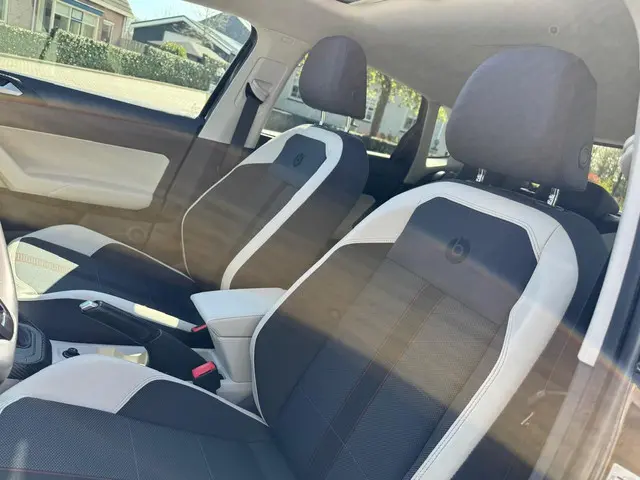 Volkswagen Polo 1.0 TSI Highline 2019 Benzine 12