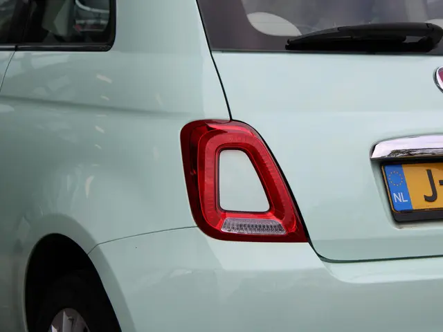 Fiat 500 1.2 Lounge 2018 Benzine 18