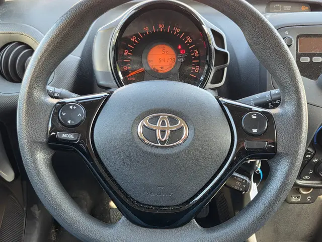 Toyota Aygo 1.0 VVT-i x-fun | 54178km | Airco 2020 Benzine 11