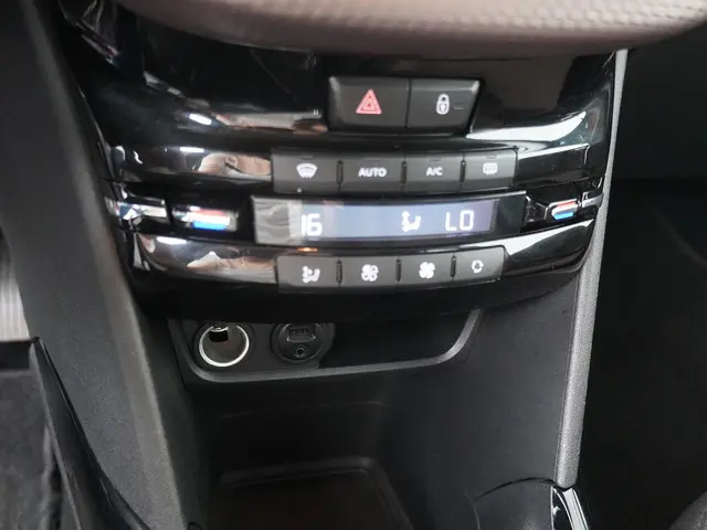 Peugeot 2008 1.2 PureTech Style 2015 Benzine 20