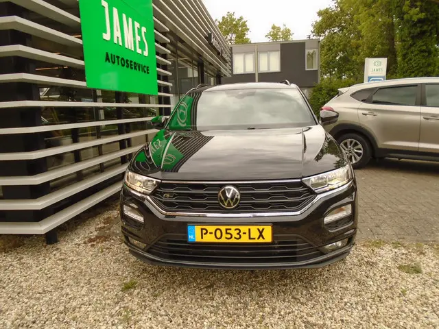 Volkswagen T-Roc 3