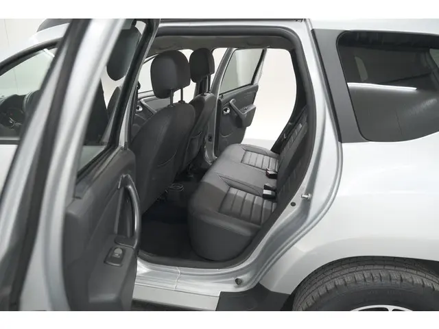 Dacia Duster TCe 120 4x2 Blackshadow 2017 Benzine 30