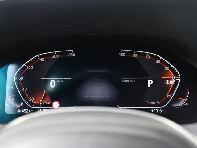 BMW 3 Serie Touring 320i 2022 Benzine 25
