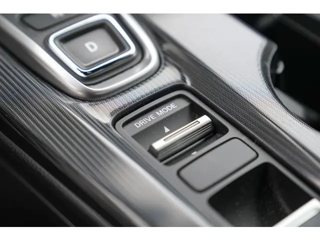 Honda Civic 2.0i e:HEV SPORT 2023 Hybride Benzine 24